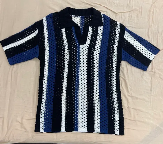 VENDO BELÍSSIMA CAMISA EM TRICÔ