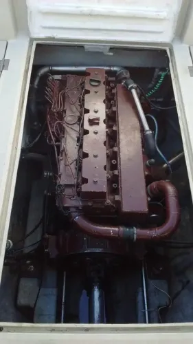 Motor Cummins 6CT 8.3 240cv Reversor V-Drive ZF BW40
