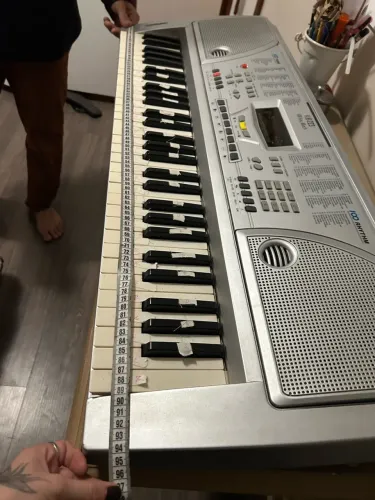 TECLADO MUSICAL KEYBLACK KB223 - 100 RITMOS + 100 TIMBRES