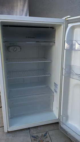 Frigobar Eletrolux