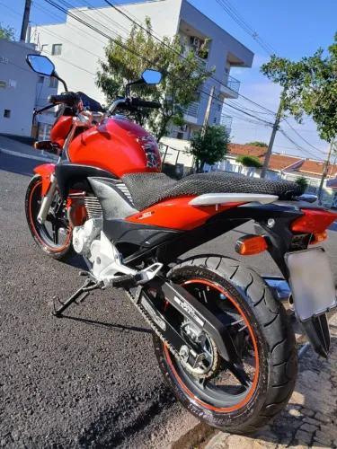Honda CB 300R 2010 | Vermelha