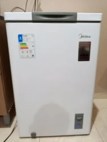 Apresentamos o freezer Midea 100L Premium.