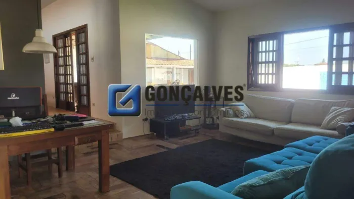 Casa a com 04 dormitórios, sendo os 04 suítes, a venda em Itanhaém/SP.