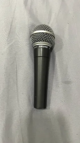 Microfone Dinâmico Shure QUASE DE GRAÇA