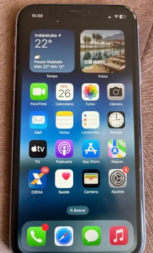 Vendo iPhone 11 64Gb funcionando perfeitamente, tudo original, nunca trocado peças. 