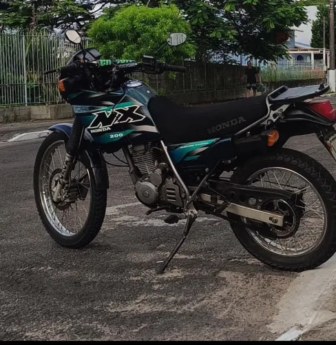 Vendo NX 200 em ótimo estado 