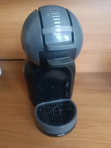 Cafeteira dolce gusto preta