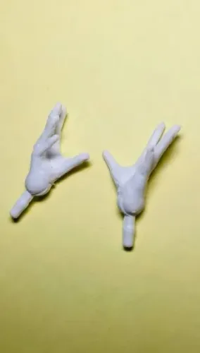 Marvel Legends par de mãos femininas (ideal p/ custom de bonecos feiticeiras / magas)