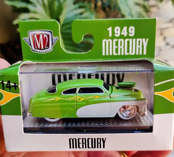 Miniatura M2 Machines 1949 Mercury Custom - Edição Limitada (Novo)
