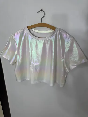 Blusa cropped branco furta-cor/holográfica SHEIN