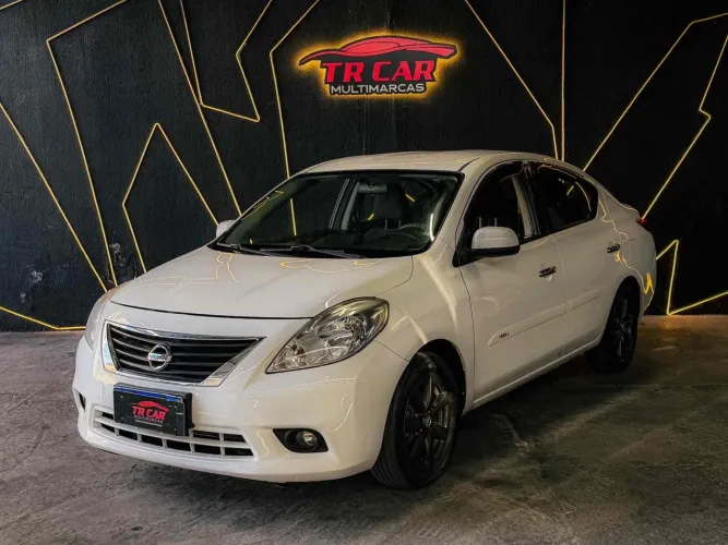 Nissan Versa SL 1.6 16V Flexstart 4P Mec. 2014