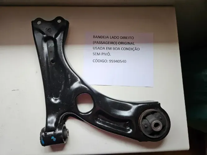 BANDEJA DIREITA SEM PIVÔ USADA ONIX, COBAL, PRISMA E SPIM.
