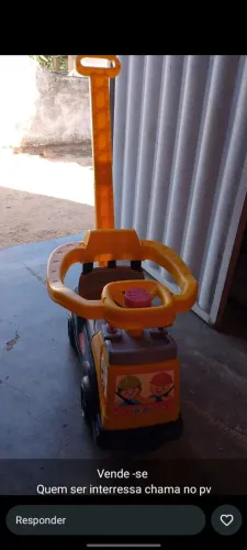 Vendo um carrinho de bebê 