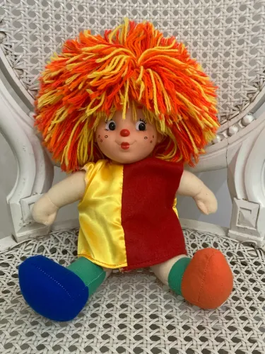 Boneca Emília da Estrela