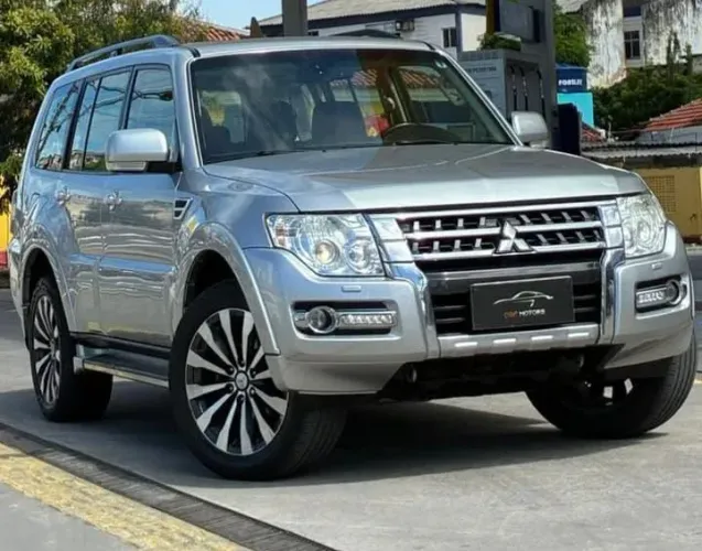 Mitsubishi Pajero HPE Full 3.2 4X4 T.i.dies. 5P AUT 2019