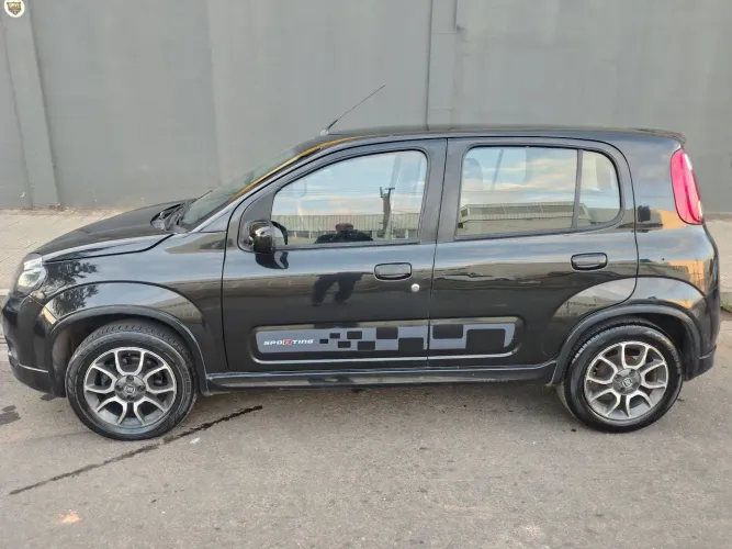 Fiat Uno Sporting 1.4 EVO Fire Flex 8V 4P 2012
