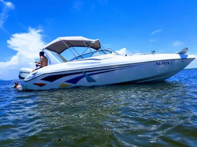 Lancha 26 pés Magna, ano 2015 motor 300HP Apenas 90 horas