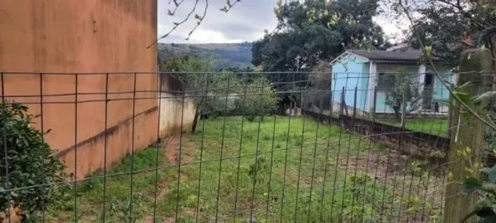 Terreno em Porto Alegre, no bairro Vila Nova, à venda.