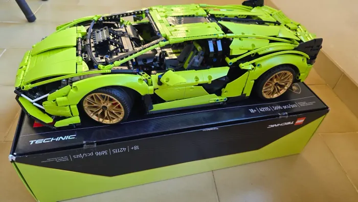 Lego Technic 42115 - Lamborghini Sian - Montado