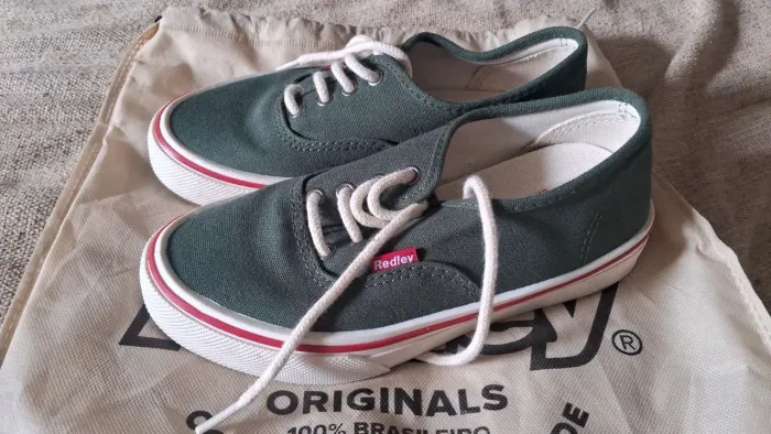 Tenis Redley novo. Usado 1 vez.