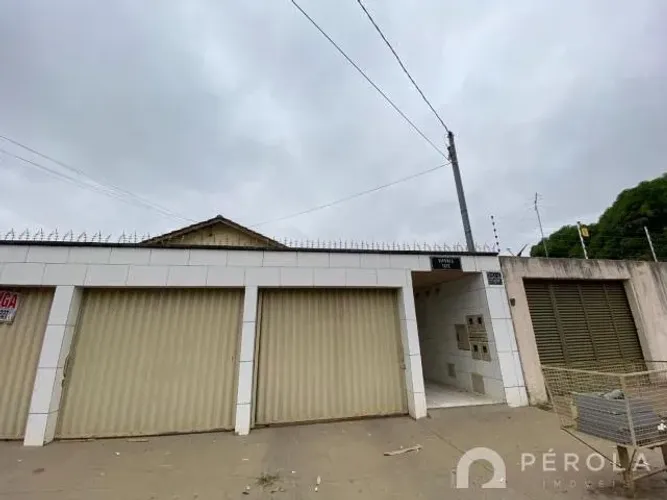 Casa n° 02, 02 quartos, Conjunto Ivamary, Rua C-62, Setor Sudoeste.