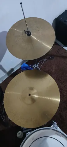 Kit prato de bateria ataque 16 e par de chimbal 14 semi novos!!