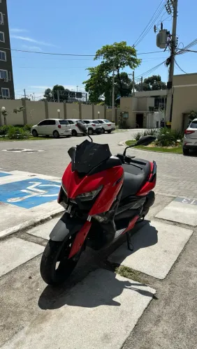 Xmax 2023 com apenas 9.000km