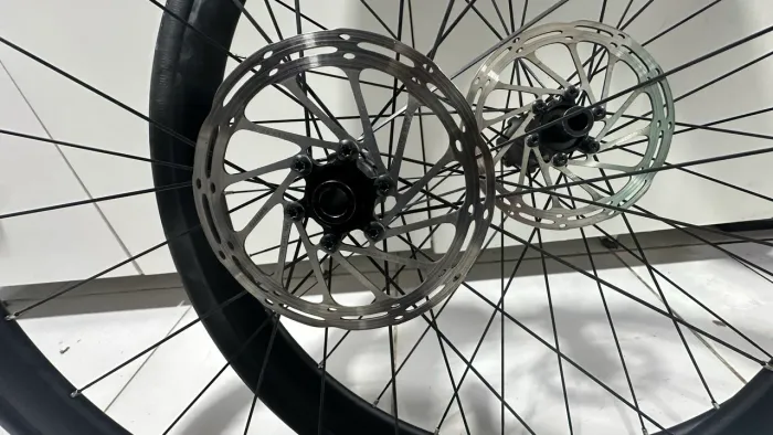 ? PAR DE RODAS SPEED BRAVE PERFIL 35 mm - FREIO A DISCO ?