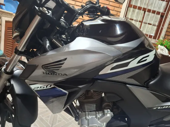 Vendo Twitter CB250f CBS