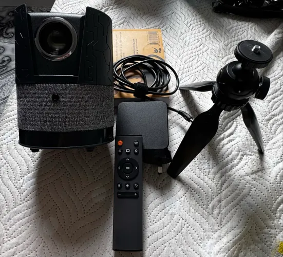 Projetor Portátil Caiwei A3+ HD - HDMI e USB-C + Controle