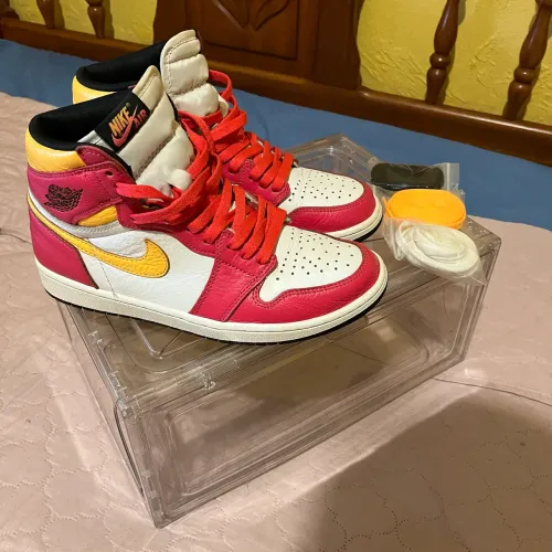 Air Jordan 1 High LIGHT FUSION RED Tam. 40BR