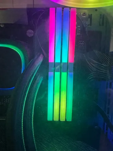 Memória ram ddr4 16gb 2x8gb 3200ghz RGB. Troco em processador ou placa de vídeo.