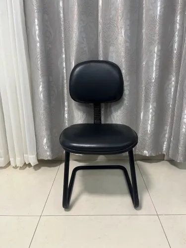 Cadeira Fixa Reforçada corvim preto 