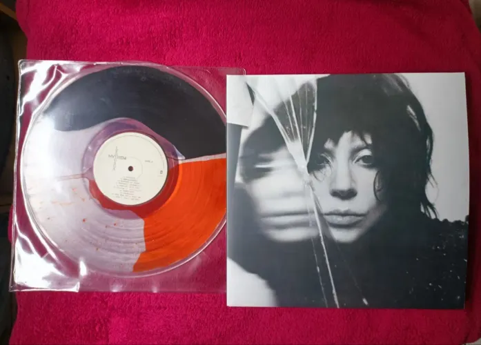 Lady Gaga Vinil LP MAYHEM Split Orange Black Novo