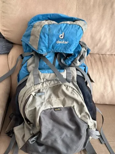Mochila Deuter Future pro 42 L com capa e bolsa de hidratação