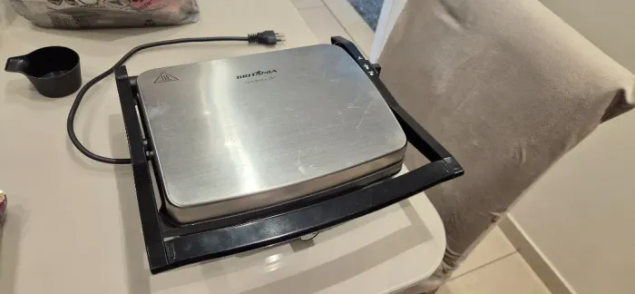 Britania Grill Press 180 127V