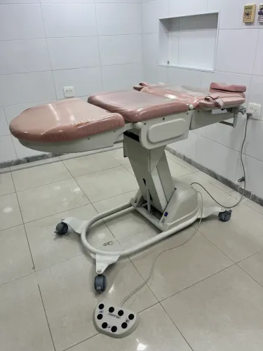 Mesa médica para exames RT2000 usada