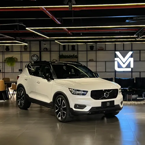 Volvo XC40 XC 40 T-4 Momentum 2.0 190cv FWD 2020