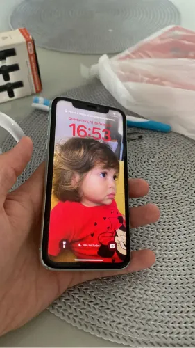 IPHONE 11 - 64 GB