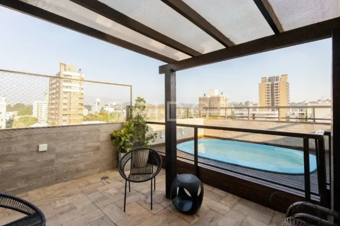 Duplex para venda tem 180 metros quadrados com 3 quartos em Menino Deus - Porto Alegre - R