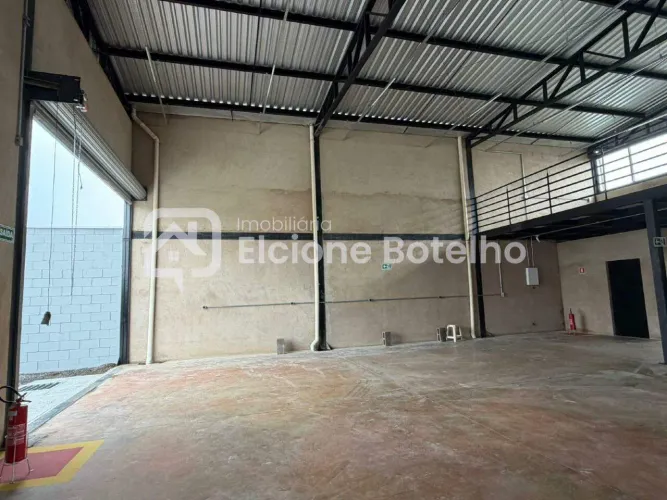 Galpão Comercial para Aluguel no Bairro Novo Mundo, Uberlândia/MG