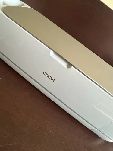Cricut Maker 3 com acessórios e outros