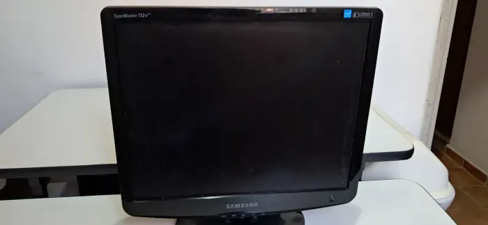 Monitor LCD Samsung 17"