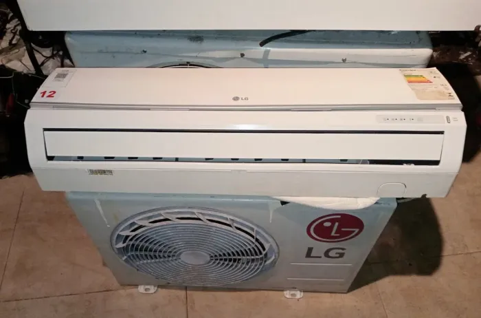 Ar Condicionado LG Quente Frio 9 Mil BTUs