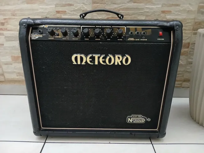 Amplificador para guitarra Meteoro Nitrous 100G
