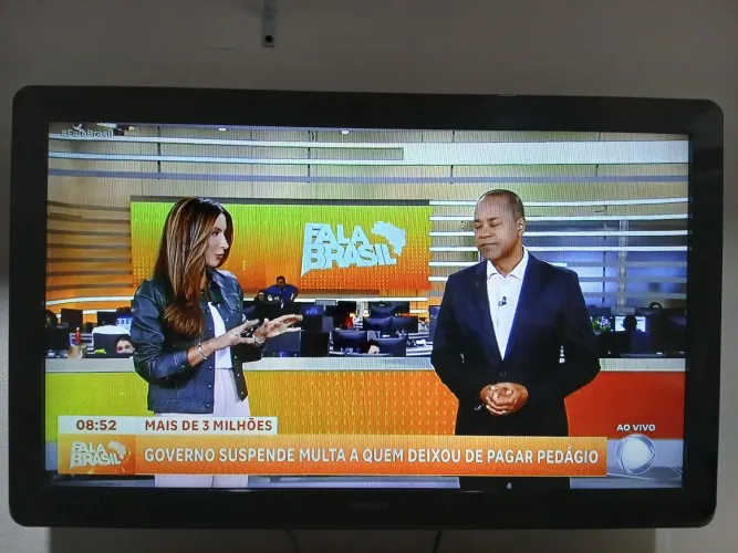 Vende-se tv Philips 32 polegadas NÃO É SMART não,  funcionando perfeitamente. 