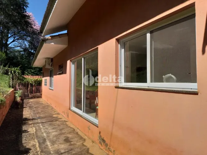 Chácara Residencial disponível para Venda no bairro Shopping Park em Uberlândia-MG