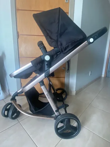 Carrinho de Bebê com Bebê Conforto, marca Safety 1st TS Mobi, 3 Rodas, até 15kg