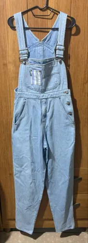 Jardineira Jeans retrô