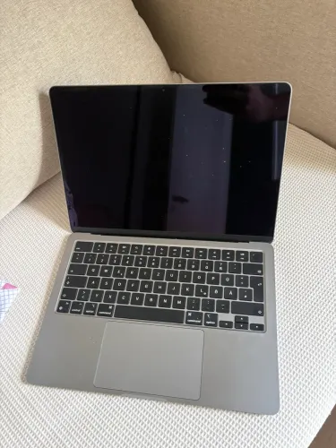 MacBook Air M2 (bateria 100%)
